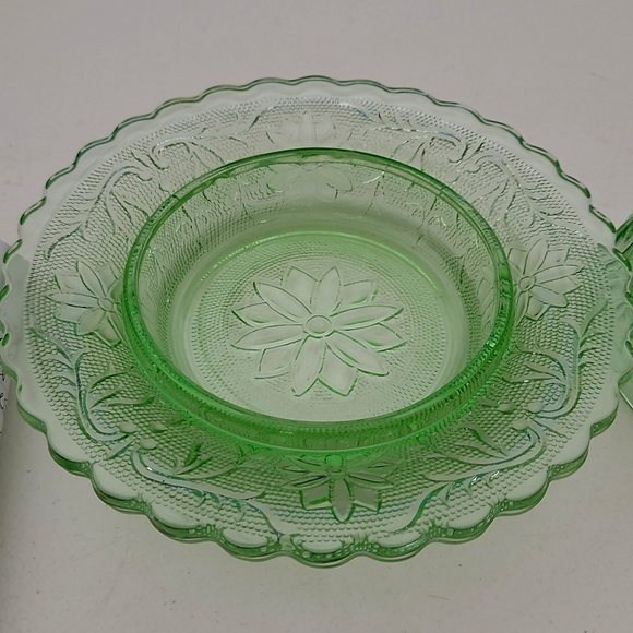 Vintage Indiana Glass Co. Vintage Chantilly Dome Covered Sandwich/Cheese/Butter - Picture 2 of 2